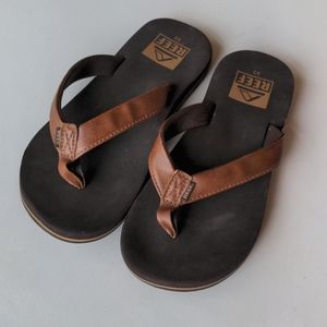 Boys Reef flip flops size 2/3